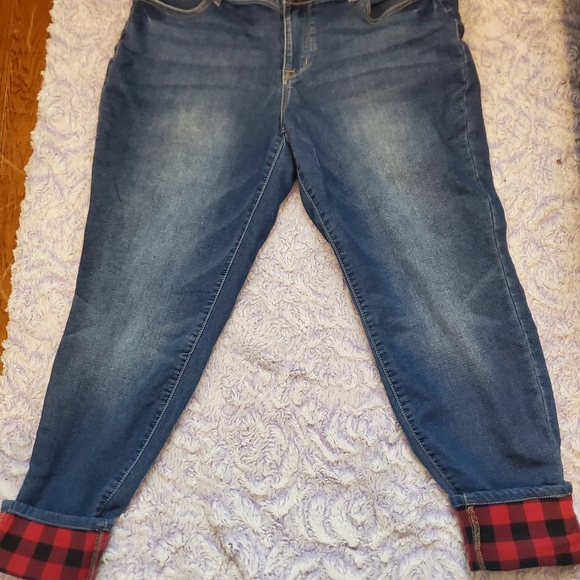 Maurices Matching Buffalo Plaid Jeans And Flannel - Picture 5 of 5